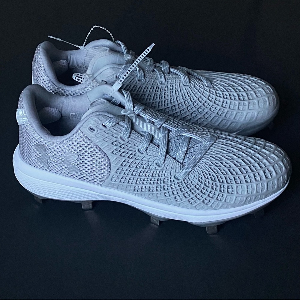 Under Armour women’s Glide Metallic Gray Softball Cleats‎ - Picture 2 of 10